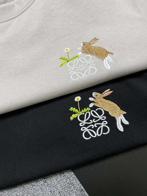 ブランドTシャツ着用イメージ